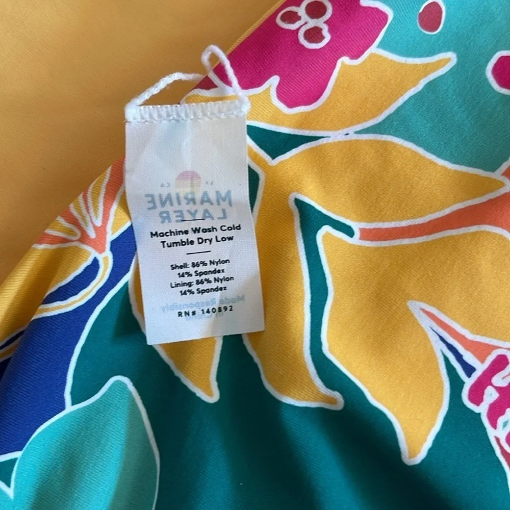 Marine Layer Plunge One Piece Swimsuit Medium Hibiscus Tropical NWOT Hawaiian